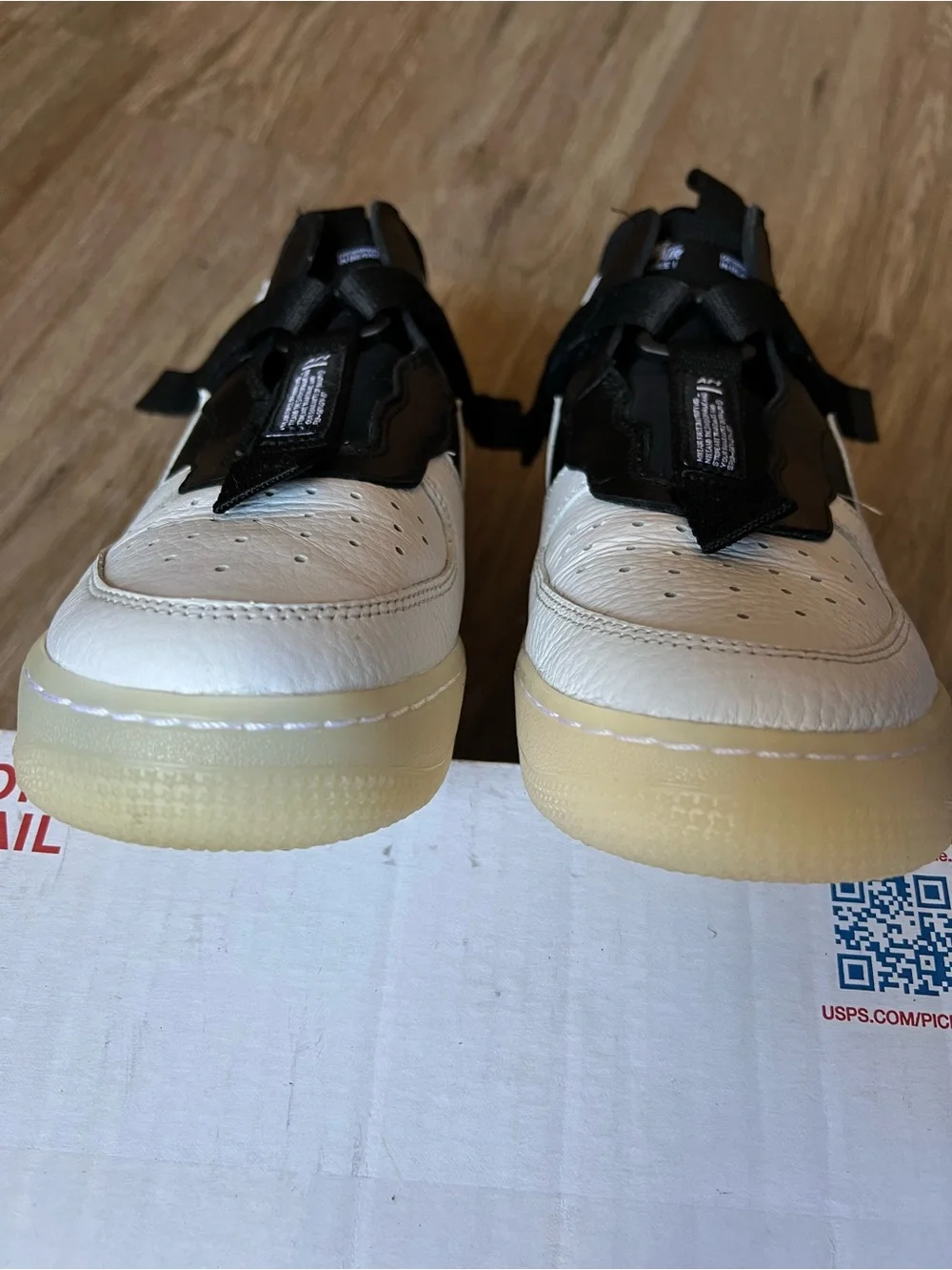 Air Force1 Nike Black & White High-Top Sneakers with Strap 6.5Y( women’s 8)EUC